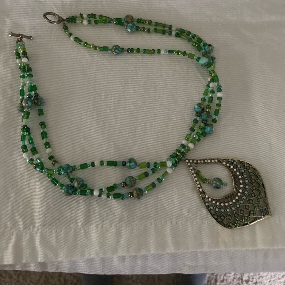 Ladies necklace